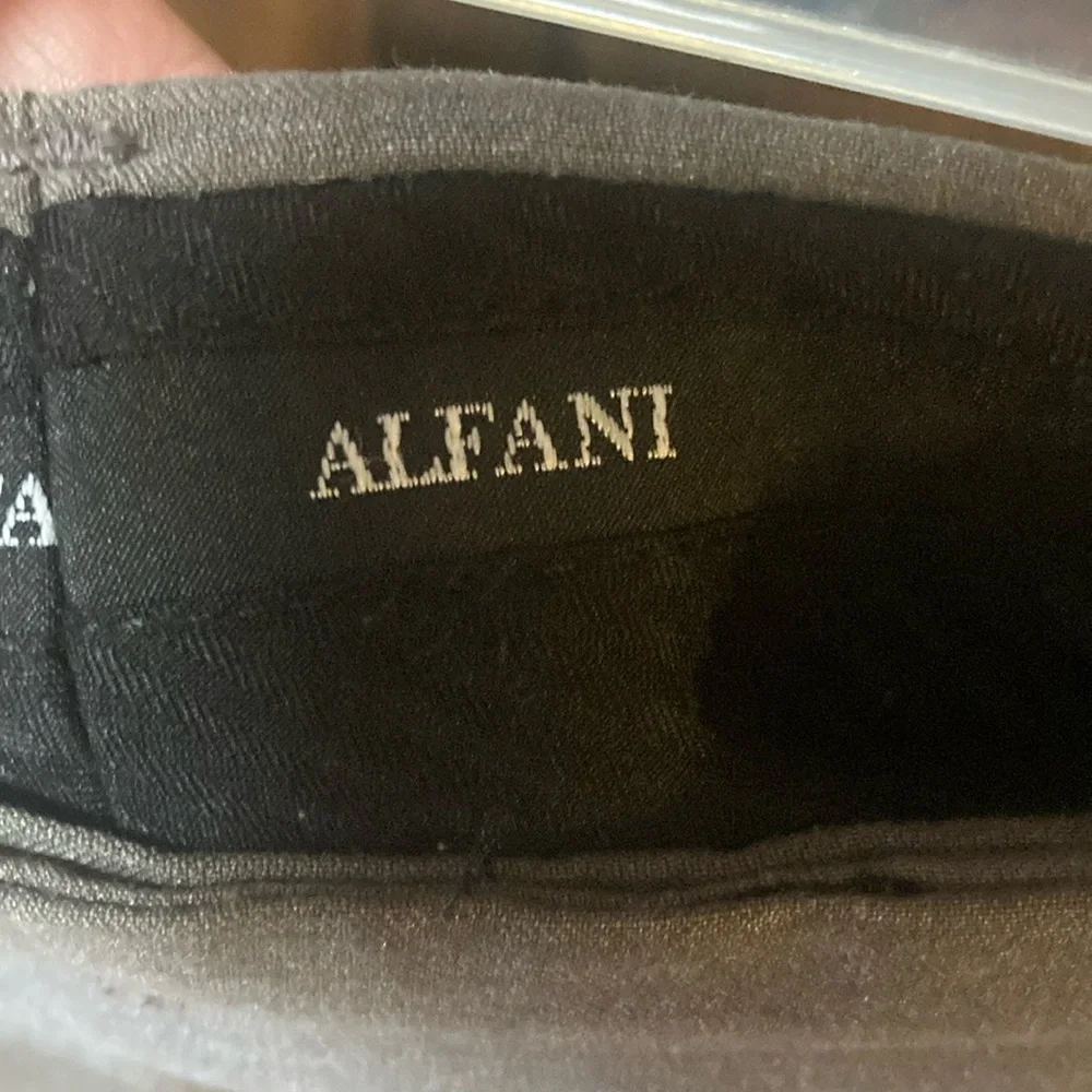 Alfani Gray Classic Style Dress Pants Size 36 x 32, EUC